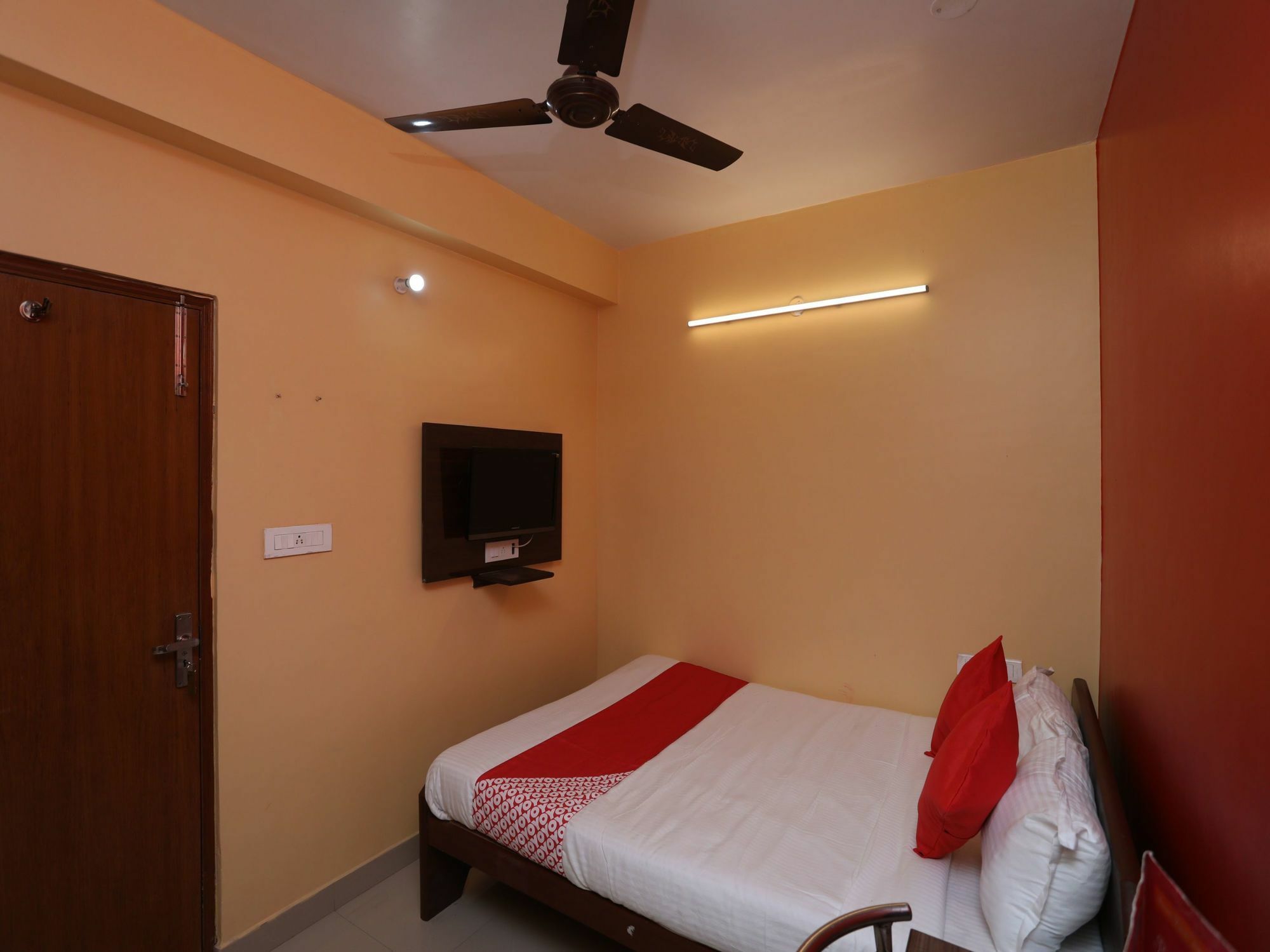 Oyo 14818 Sudarshan Apartment Calcutta Exteriör bild